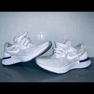 Nike epic react size 7 white blue